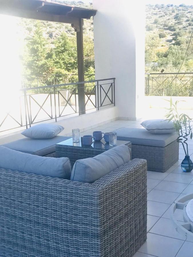 Beautiful Maisonette With A View To The Mountains And The Sea Agia Marina  Exteriör bild