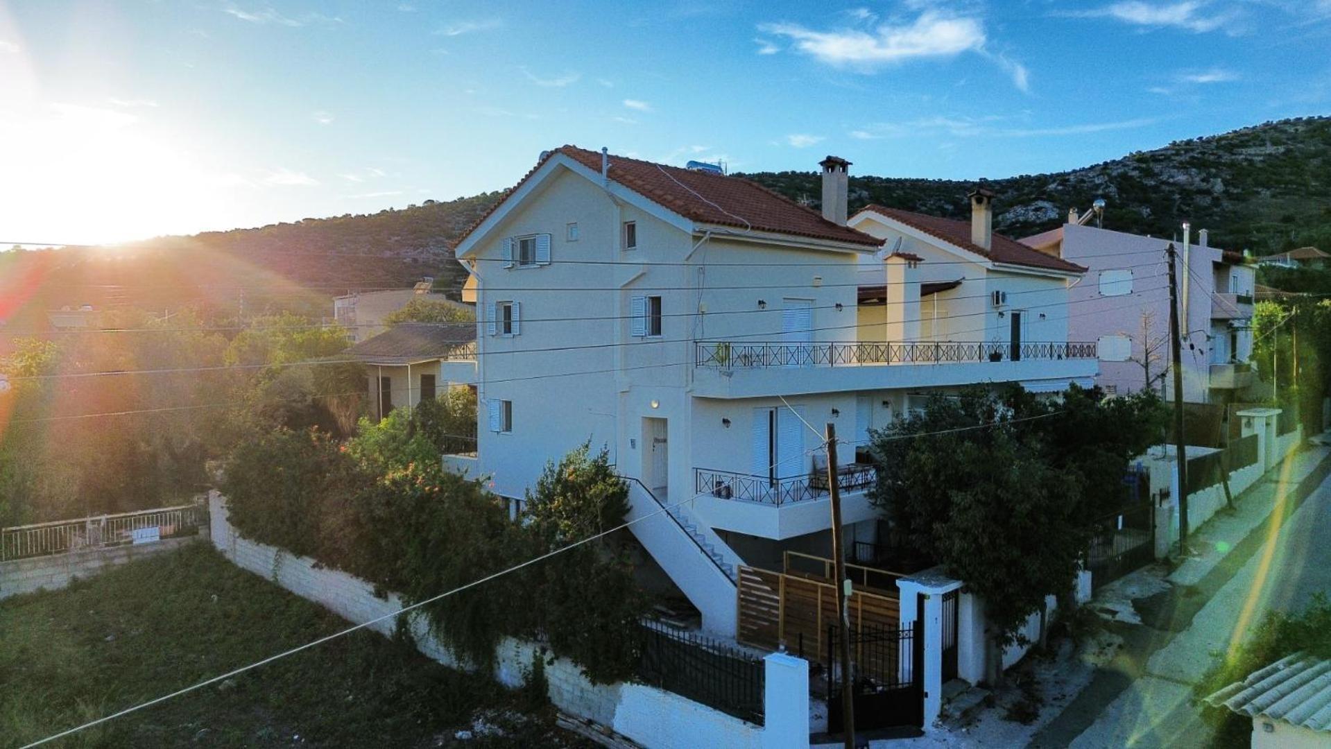 Beautiful Maisonette With A View To The Mountains And The Sea Agia Marina  Exteriör bild